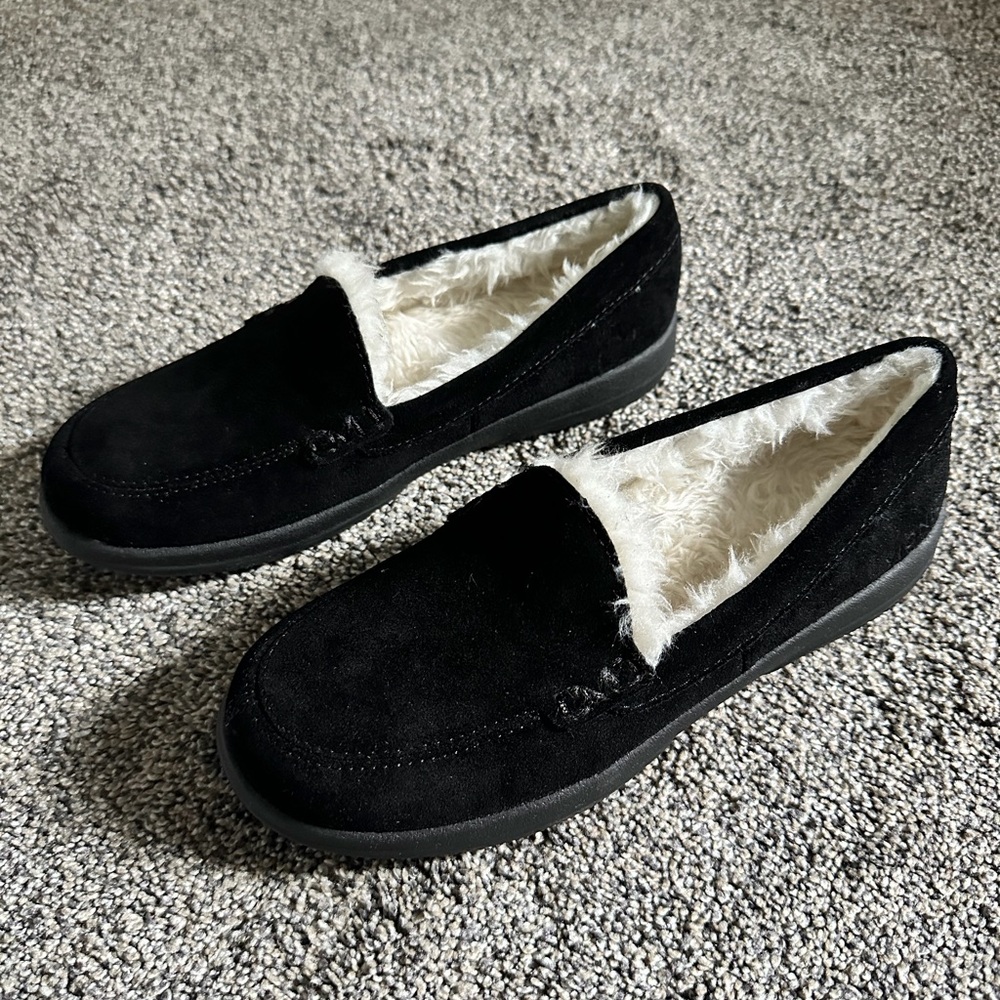 Vionic Woman’s Lynez Slipper - Size 6 - Black
New - Picture 2 of 9